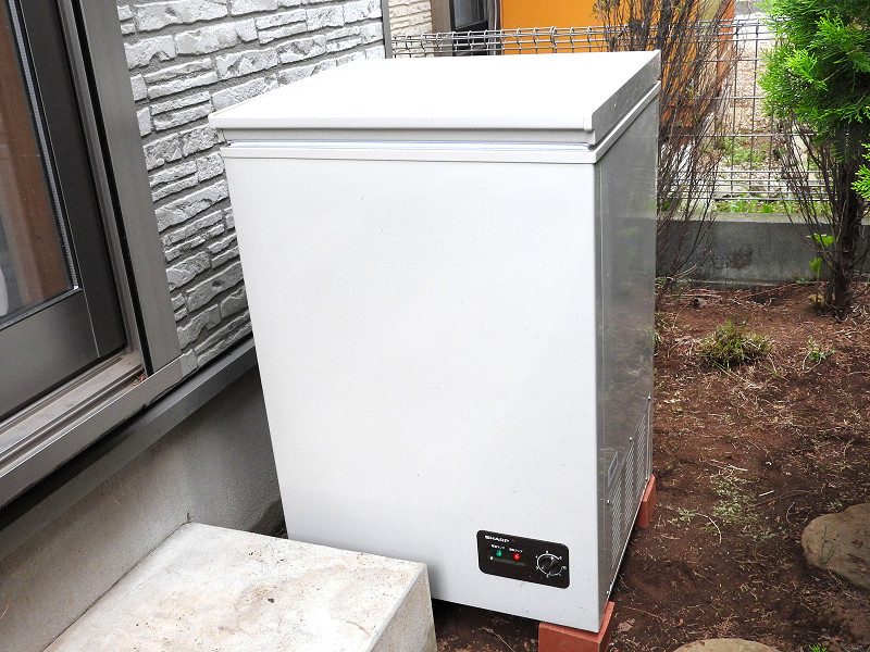 山善 冷凍庫小型 家庭用 スリム 上開き 100L セカンド冷凍庫 YF-C101 冷凍ストッカー : くらしのeショップ - 通販 -Yahoo!ショッピング