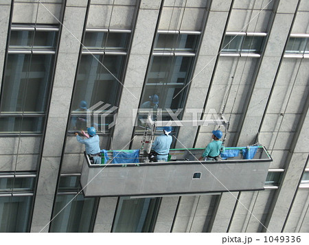 東京でガラス清掃なら株式会社クリア