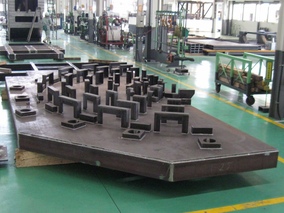 作業用設備専用架台工場設備の窓口安全対策や作業効率向上を改善