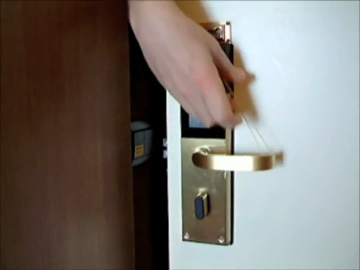 玄関のドアガードやドアチェーンを外から自分で開ける方法4選レスキューインフォ