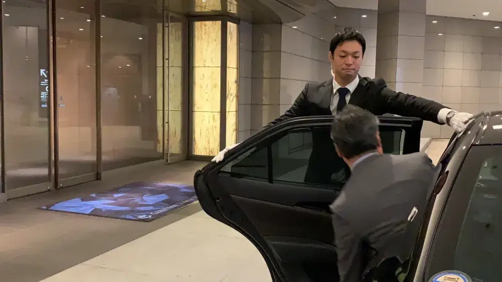 ホテルの「ベルマン」と「ドアマン」の違いとは？それぞれの役割や仕事内容を紹介！ - ホテル・宿泊業界情報コラムおもてなしHR