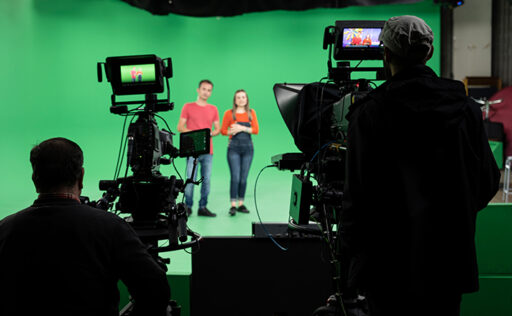 ブライダル映像求人の募集内容は？おおまかな仕事内容や給料相場などをご紹介します！ ジョブール