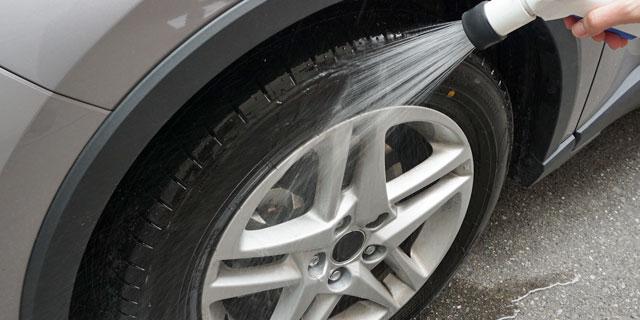 タイヤの隠れ汚れも浮かして落とす、強力クリーナー使ってみたソフト99広報ブログ「99ブロ」