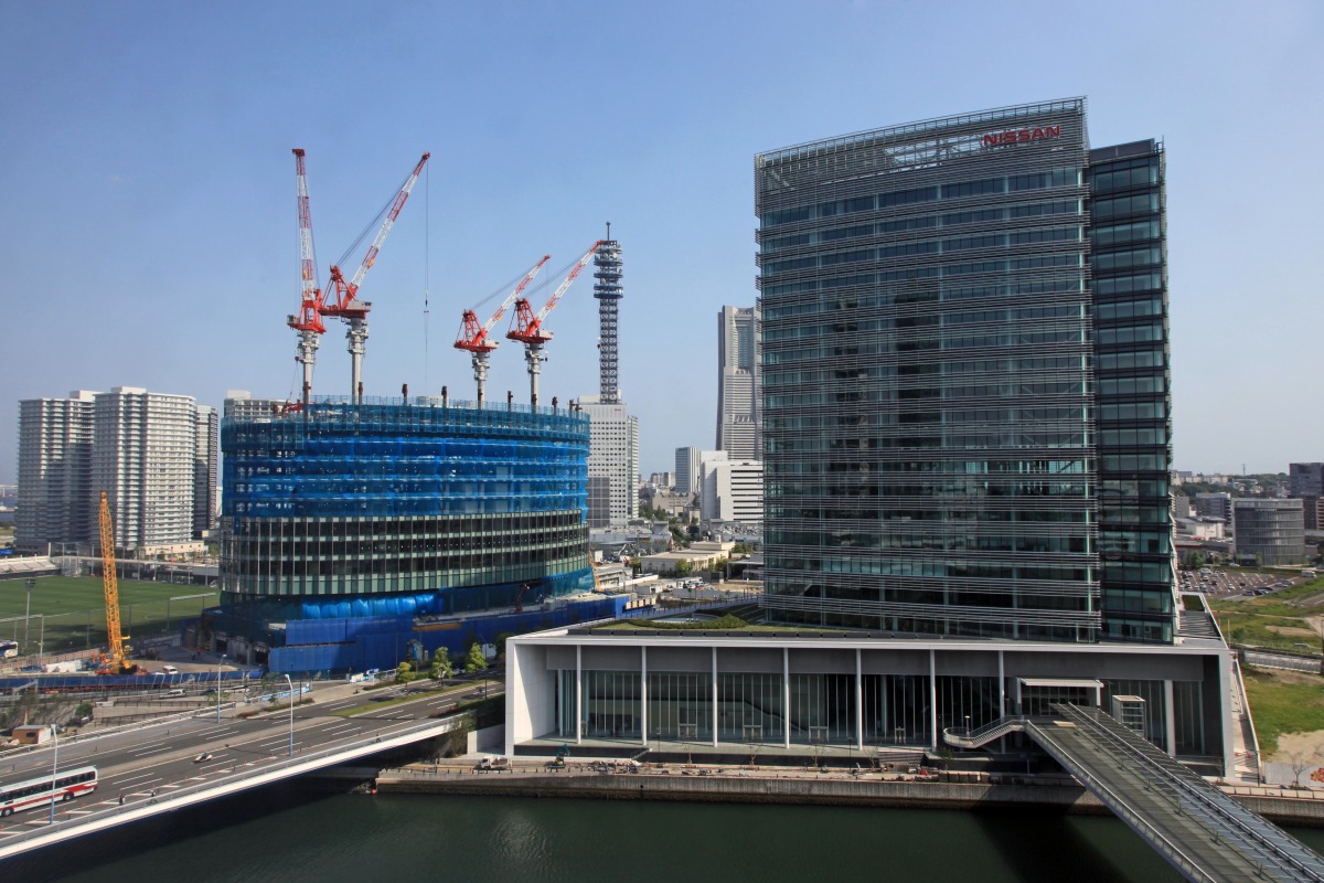 スタバ店舗 横浜で一番素敵なスターバックス♪日産グローバル本社ギャラリー♪スターバックスで横浜暮らし♪おしゃれ横浜おいしいスターバックス研究所♪