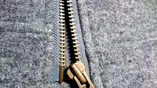 動画解説つき-外れた・壊れたファスナーの直し方！ 画像と動画で修理方法を解説 家具・インテリア Re:CENO リセノ