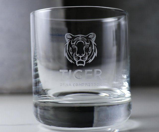 AmazonGreenline Goods - オーバーン大学ウイスキーグラスセット ローボールグラス2個- フルカラーのタイガースロゴとキャンパスマップ入り- オーバーンタイガース大学卒業生&卒業生-カレッジカクテルグラスウェアGreenline Goodsロックグラス 通販