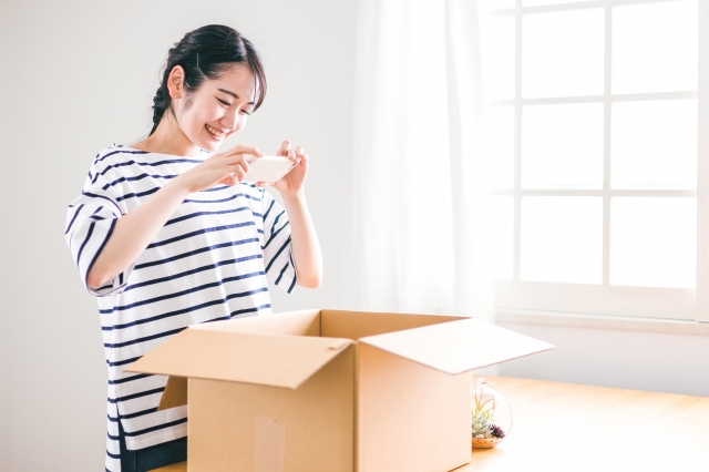 完全在宅 主婦でもできる 初心者におすすめの副業 メルカリ物販完全ロードマップ: 仕入れ0円・スキルなし・ノーリスクからはじめる最先端の『メルカリ物販 』を図解100枚超で徹底解説！写真撮影・出品方法・仕入れの仕方まですべてわかるメルカリ物販超入門書メルカク