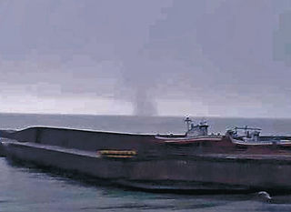 空自機墜落：６人全員の死亡を確認 低い高度で山に衝突か毎日新聞