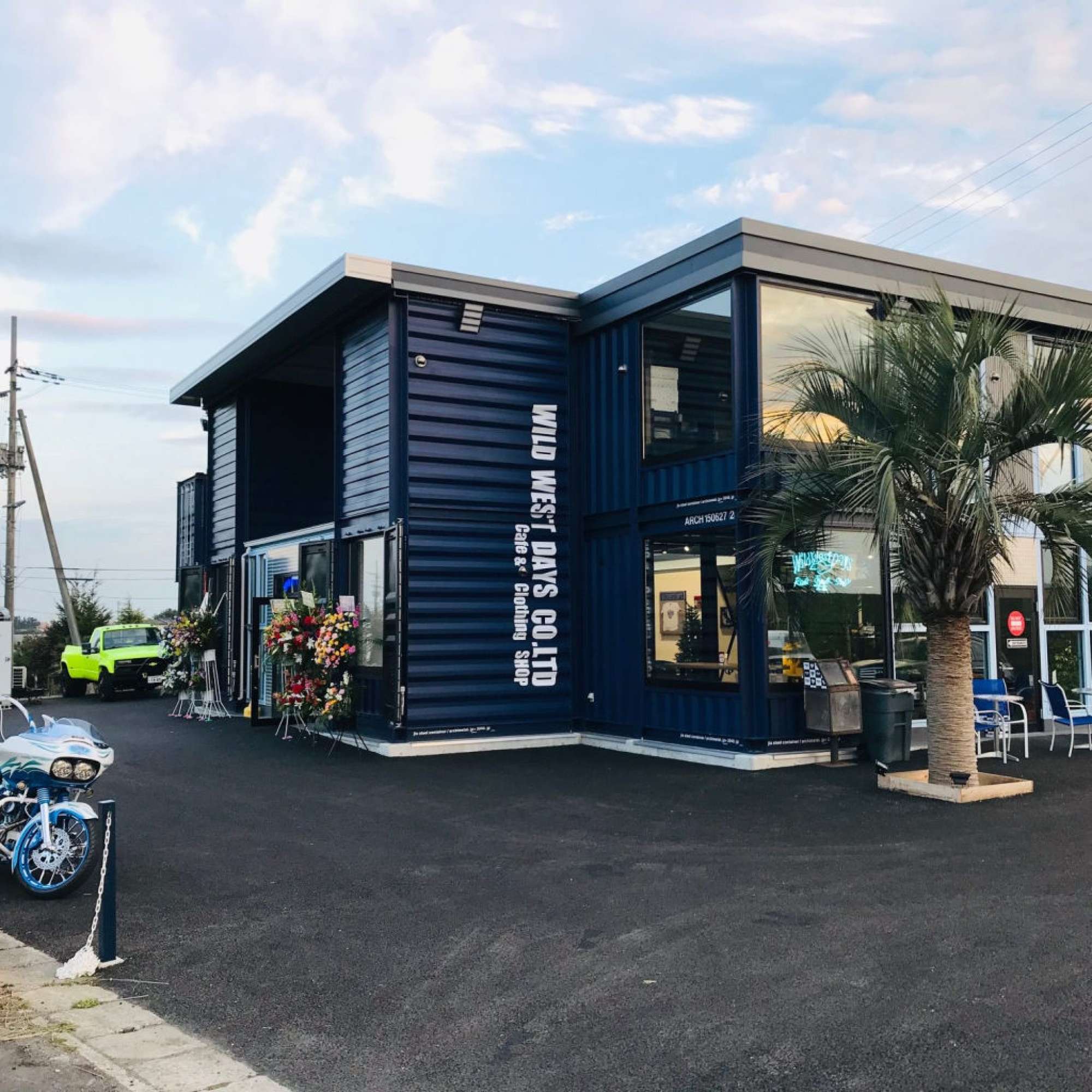 福岡・博多の1ヶ月限定のストリートコンテナショップ！そこに見る新たな歩道活用法！ - ソトノバsotonoba.place