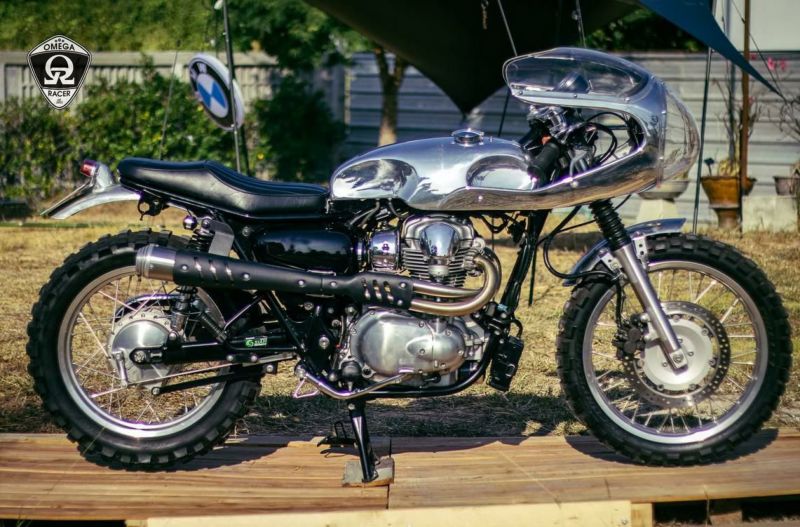 SR400 SR500 ペイトンプレイス製 ロケットカウル ハーフカウル！ サンバースト塗装 オマケでSTACKメータ