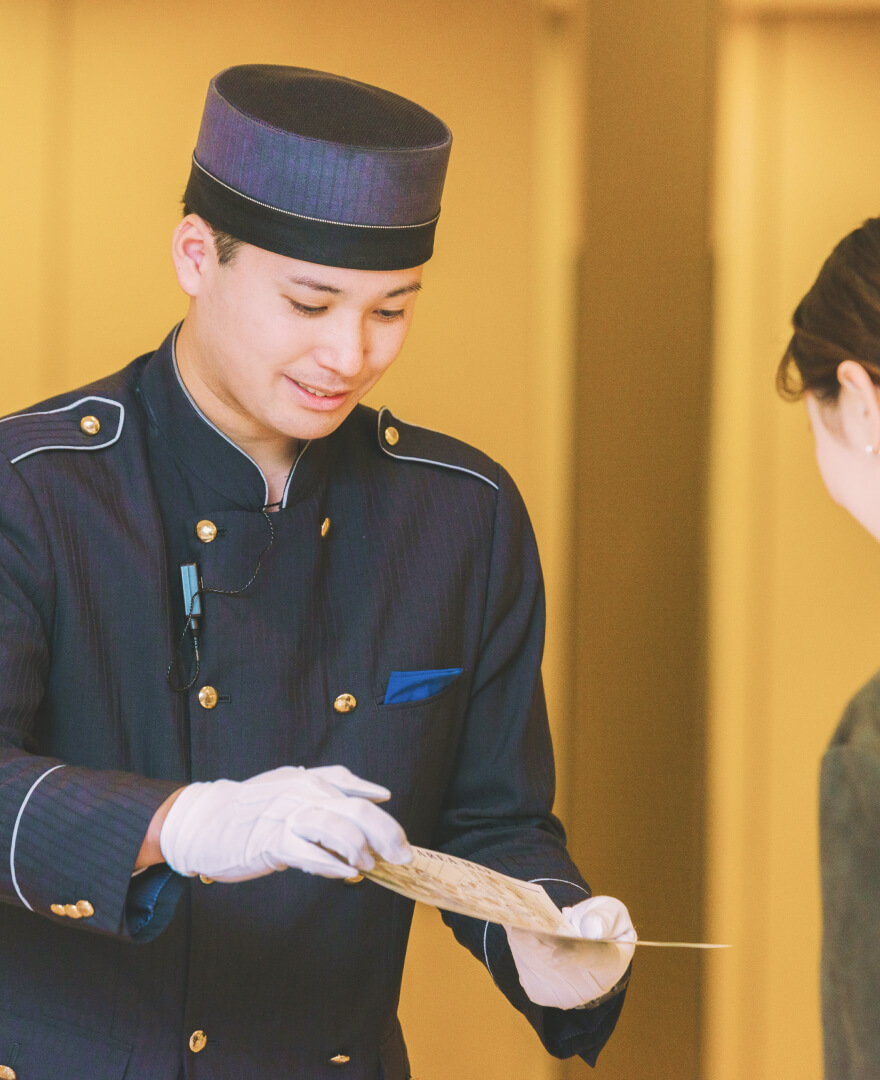 ホテルのドアマンの仕事内容 年収 給料きついこと やりがい ホテル人材バンク