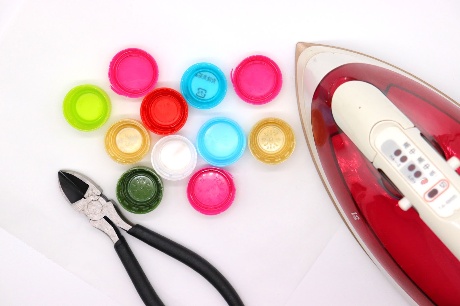 ぶたの貯金箱 貯めてかわいい貯金箱ですペットボトルと毛糸で作る夏休み工作・自由研究にも！Plastic bottle money box