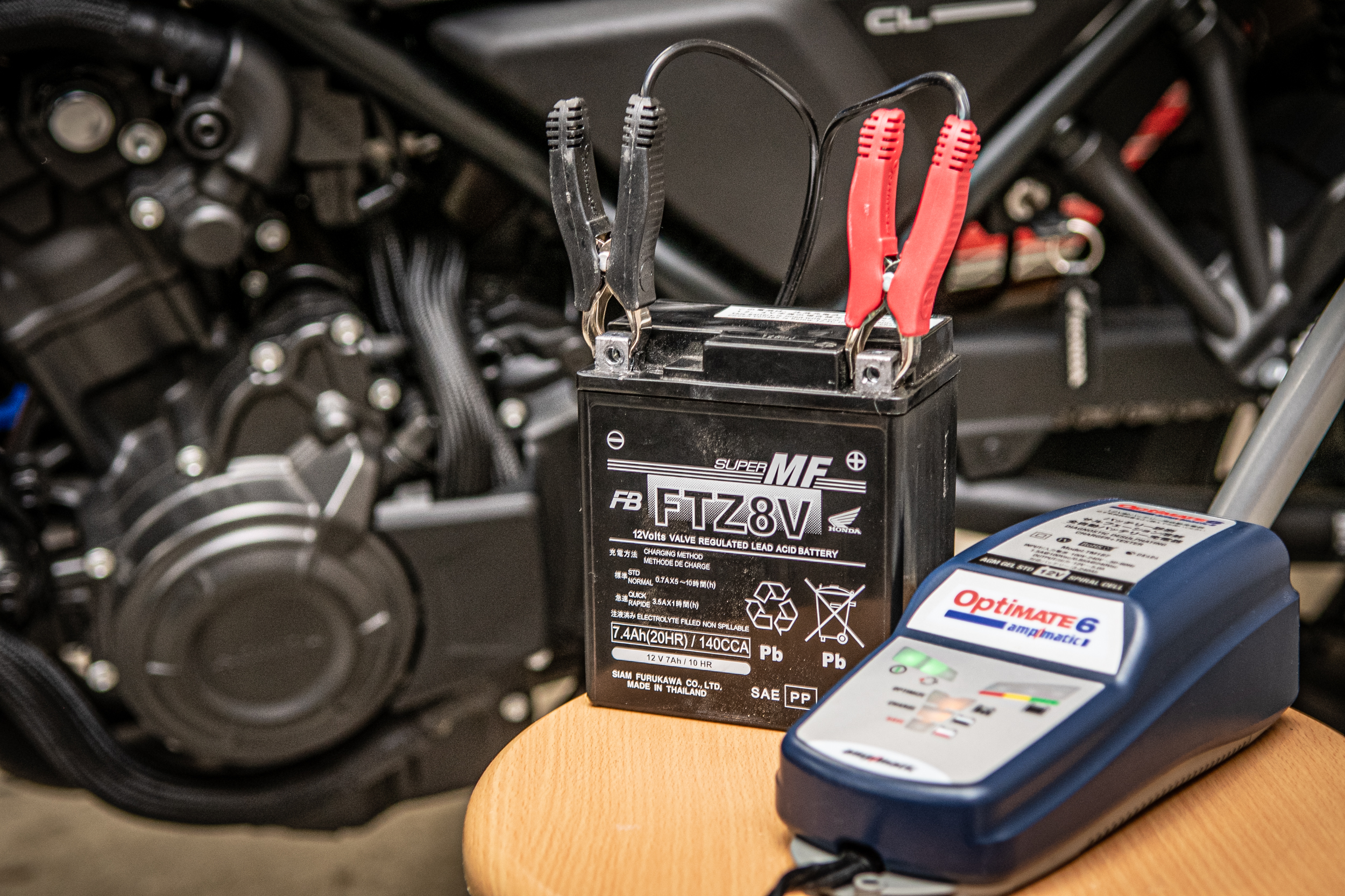 楽天市場 バスバー ターミナルブロック 150A 端子台 7分岐 ターミナル 配電ブロック プラス 正極 赤 マイナス 負極 黒 選べる2色 DC12から 48V AC300Vまで 車 バイク 船舶 ボート バッテリー 電装品 配電盤 サブバッテリー ディープサイクルバッテリー 端子 :LED作業灯