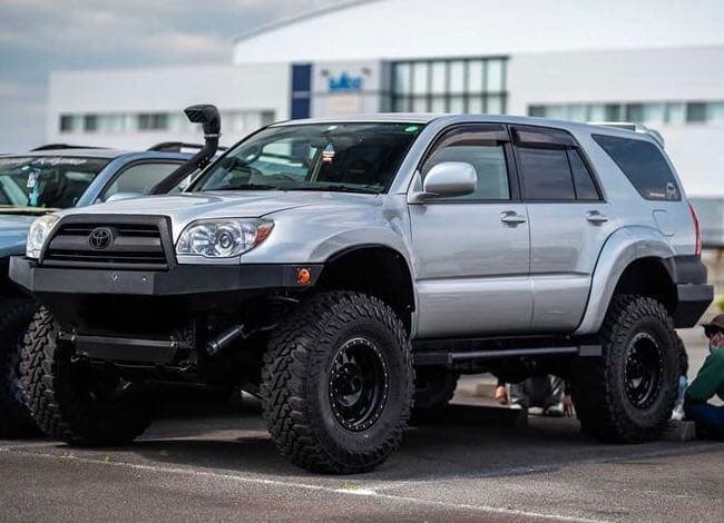 トヨタ「ハイラックス」にド派手ワイドボディ&シャコタン仕様！ もう