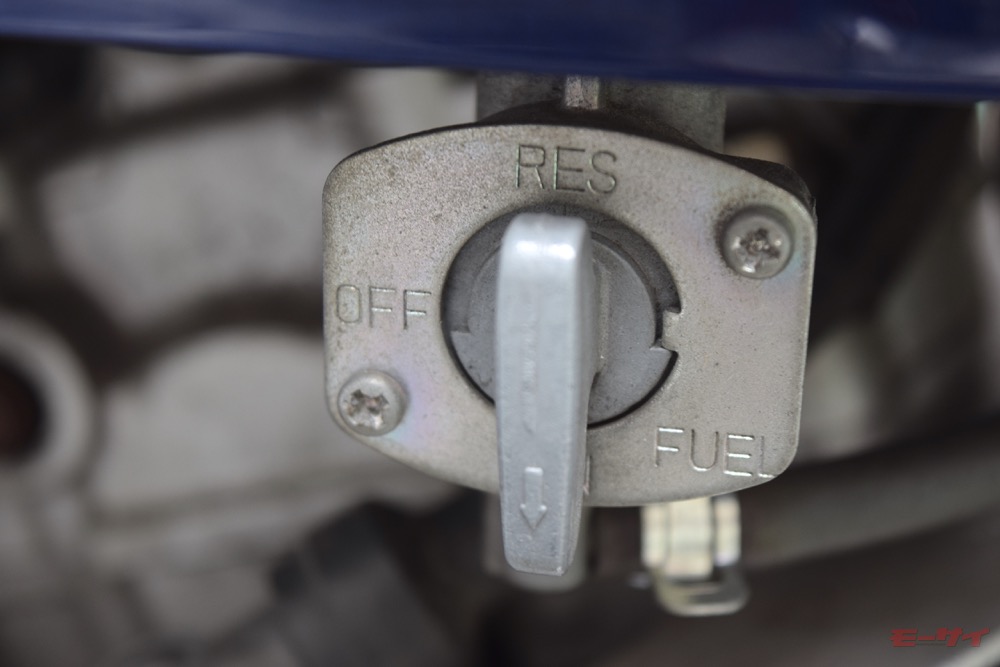 クルマの燃料計はどうして山道で上下する？ 燃料タンクと機械の仕組みを解説自動車情報・ニュース WEB CARTOP