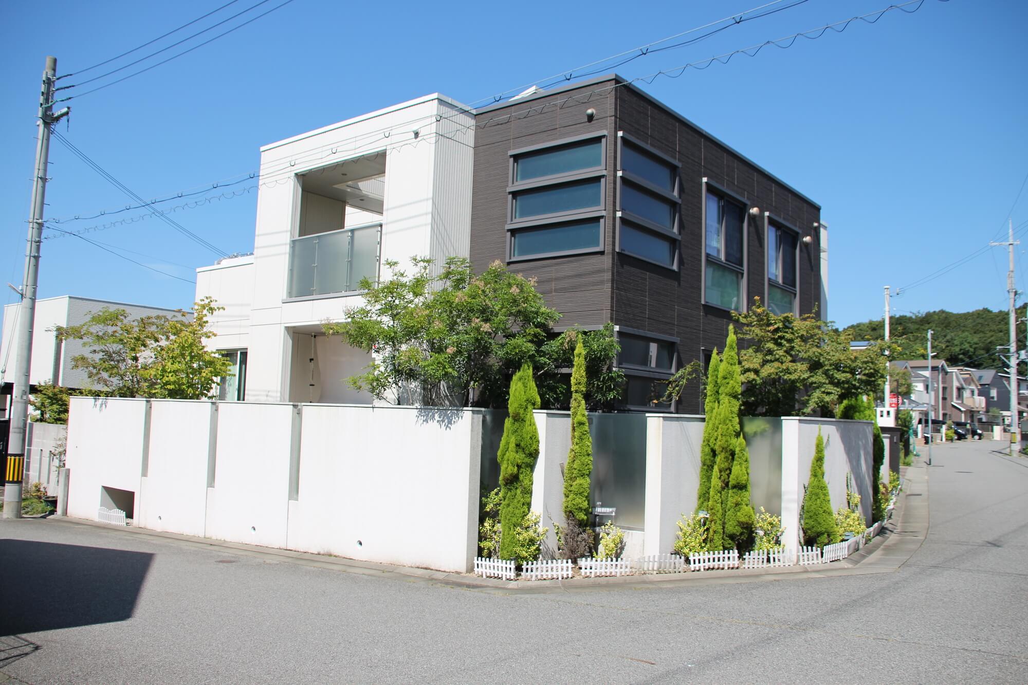 ブロック塀のリフォーム費用を徹底解説！解体・補修・補強場合は？リフォーム費用の一括見積り -リショップナビ