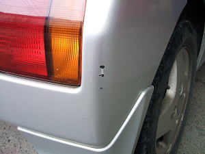 バンパーの割れ修理事 姫路市よりプリウス姫路市の板金塗装キズへこみ事故車の修理 実績7000台 カーメイクアップキタダ