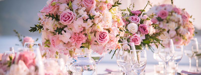 結婚式を華やかに―会場装花のコーディネイトと費用をおさえるポイント今どきウェディングの最新情報と結婚準備完全ガイド「Pridal