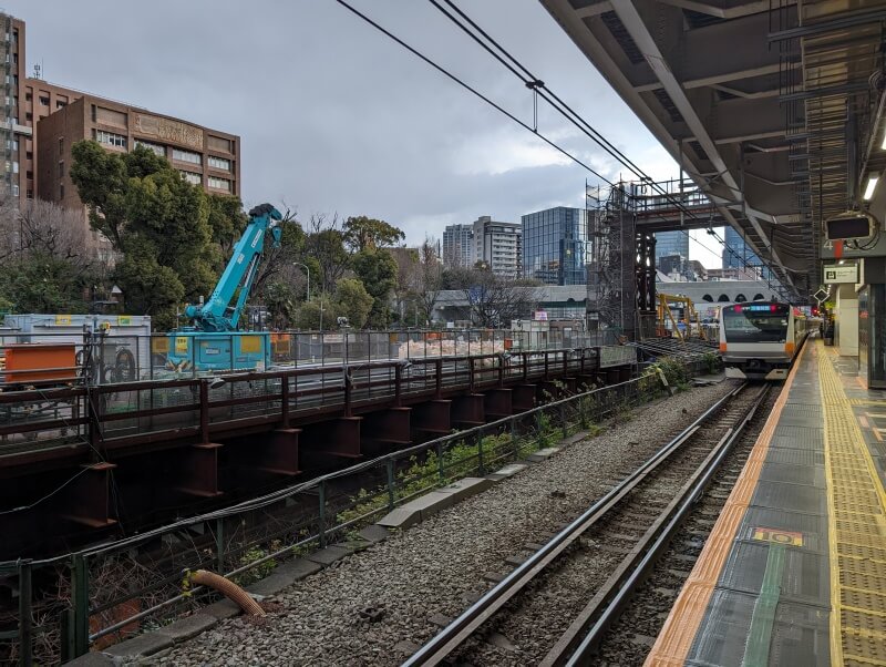 お茶の水に出現した戦前の都電線路跡 工事で開いたタイムカプセルおたくま経済新聞
