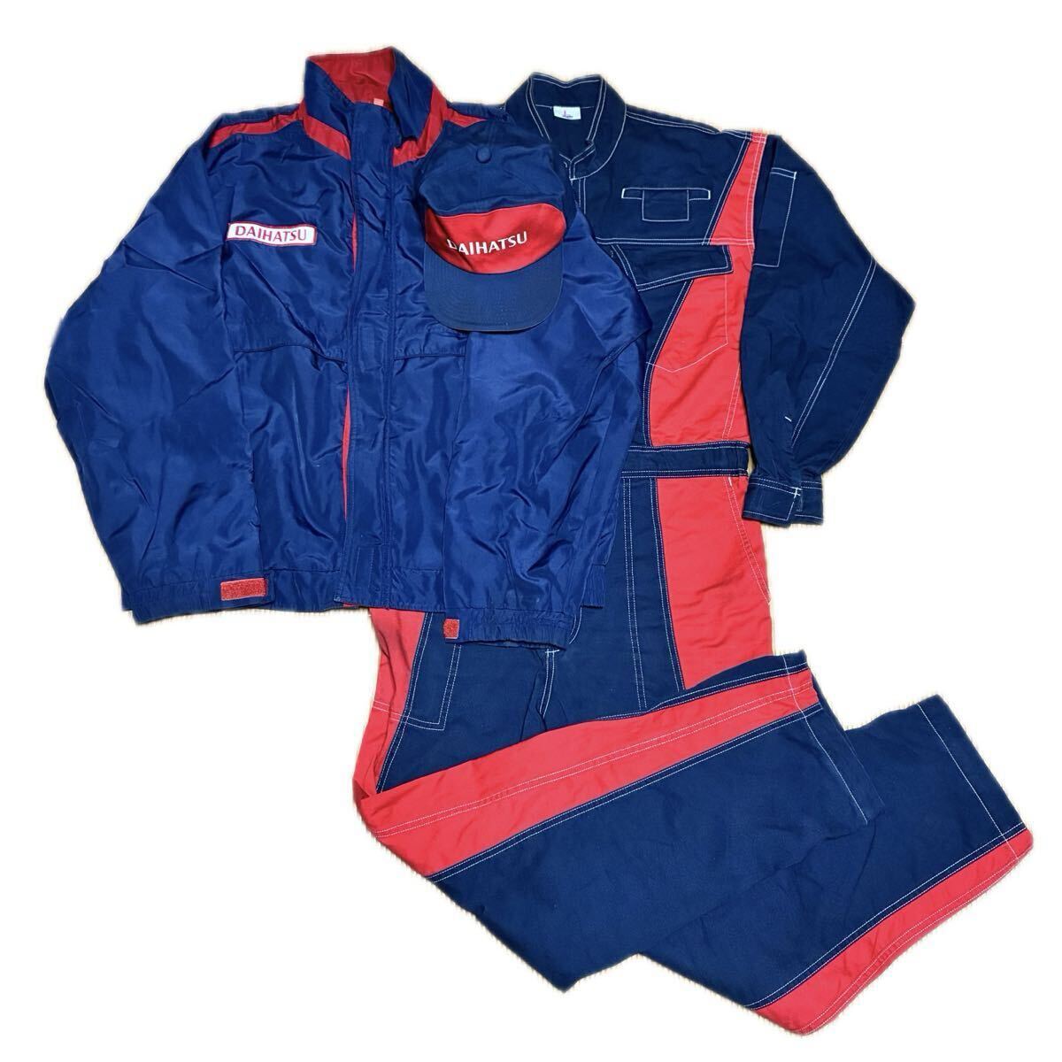 JAL整備士の「つなぎ」 普通の「つなぎ」とどう違う？ 各所に凝らされた工夫を聞いた乗りものニュース