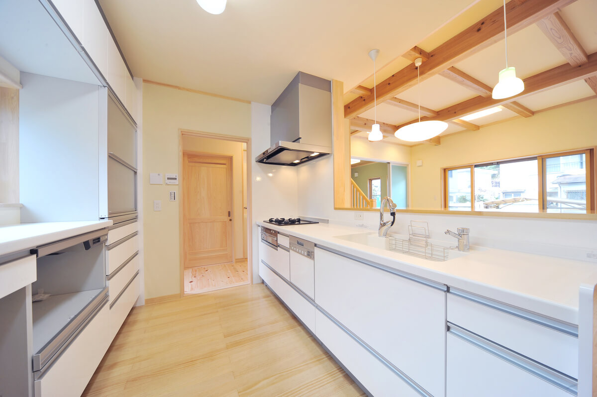 事例付き マンションのキッチンリフォームの費用相場・注意点－リフォームするなら リフォームガイド