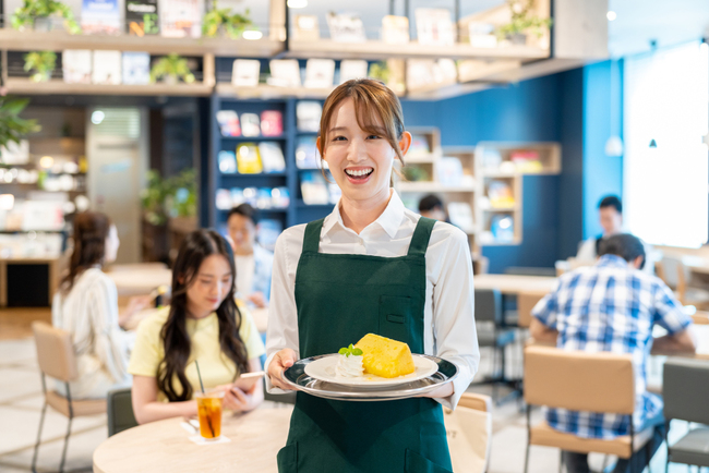 飲食バイトのヘアアレンジ☆ まとめ髪でも可愛さキープならコレ！ non-no