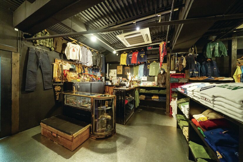 アメリカンヴィンテージショップRose Bowl Antiques です。 オンラインショップに随時商品をアップしております。気になる商品があればお気軽にお問い合わせ下さい。 公式LINEからでもお問い合わせできます。 近いうち、アメリカ現地で買い付けた商品が大量に入荷