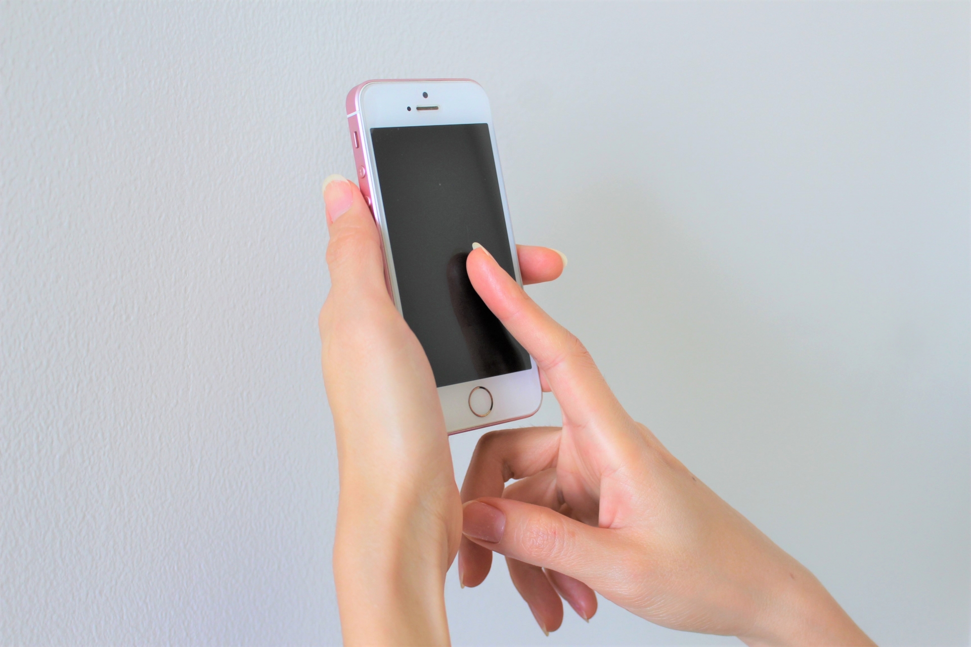 至急です！なんか、変なマークが右上に出ていて圏外になっていま- Yahoo!知恵袋